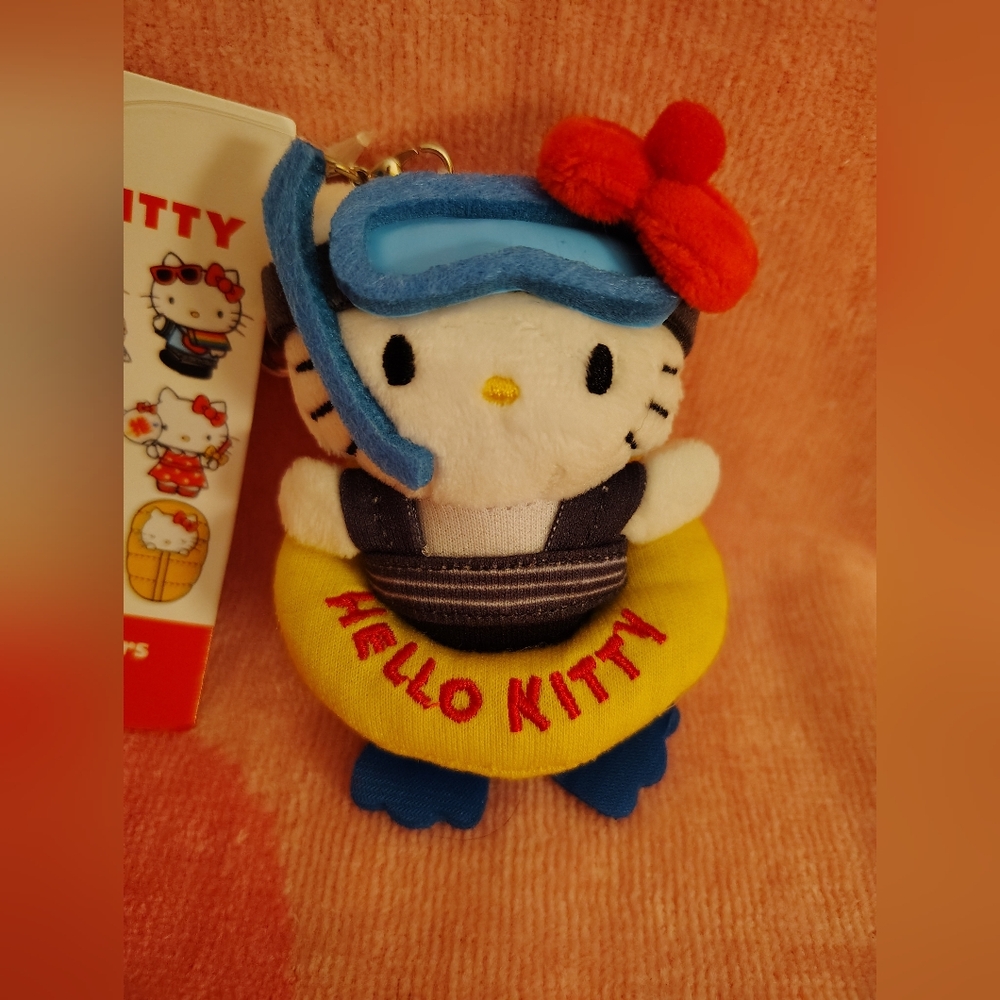 EXCLUSIVE - Hello Kitty Officially Licensed "Snorkeling Kitty" Purse Pal Plushie - Picture 6 of 8